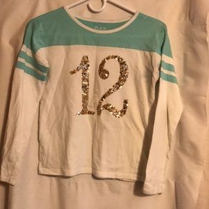 Long sleeve shirt with 12 on front